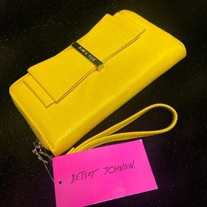NWT Betsey Johnson Zipper Wallet